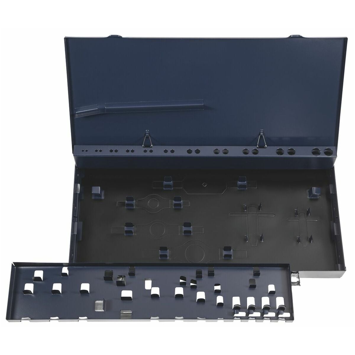 Plåtlåda tomför sats med gängverktyg för fingängor