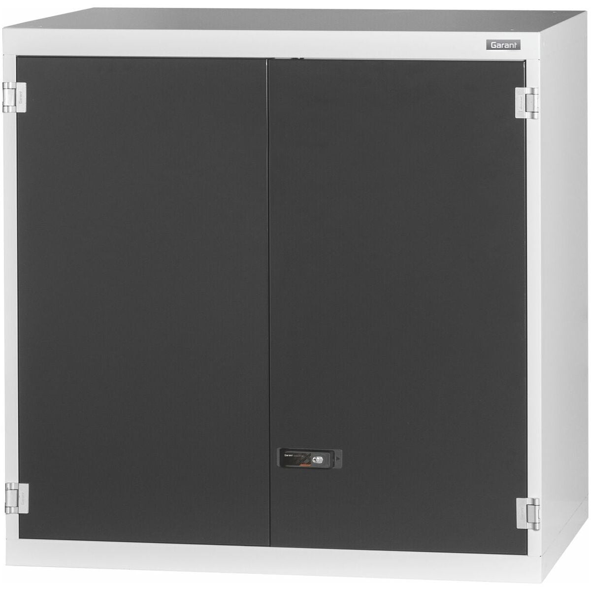 Storvolymöverskåp med dörrar helt av plåt